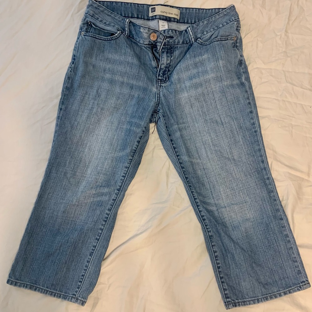 GAP curvy low rise size 12 capris